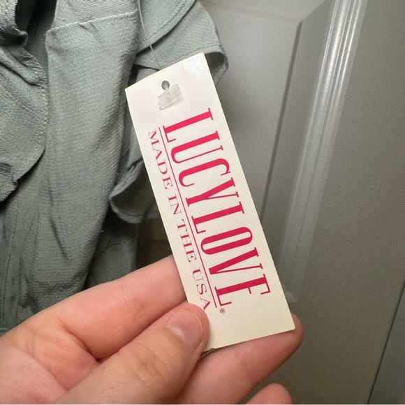 NWT Lucy Love Green V Neck Cold Shoulder Ruffle Accent Potion Wrap Dress S - Picture 3 of 11